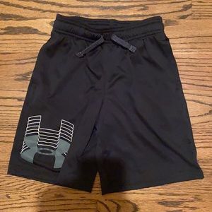 EUC boys black Under Armour shorts